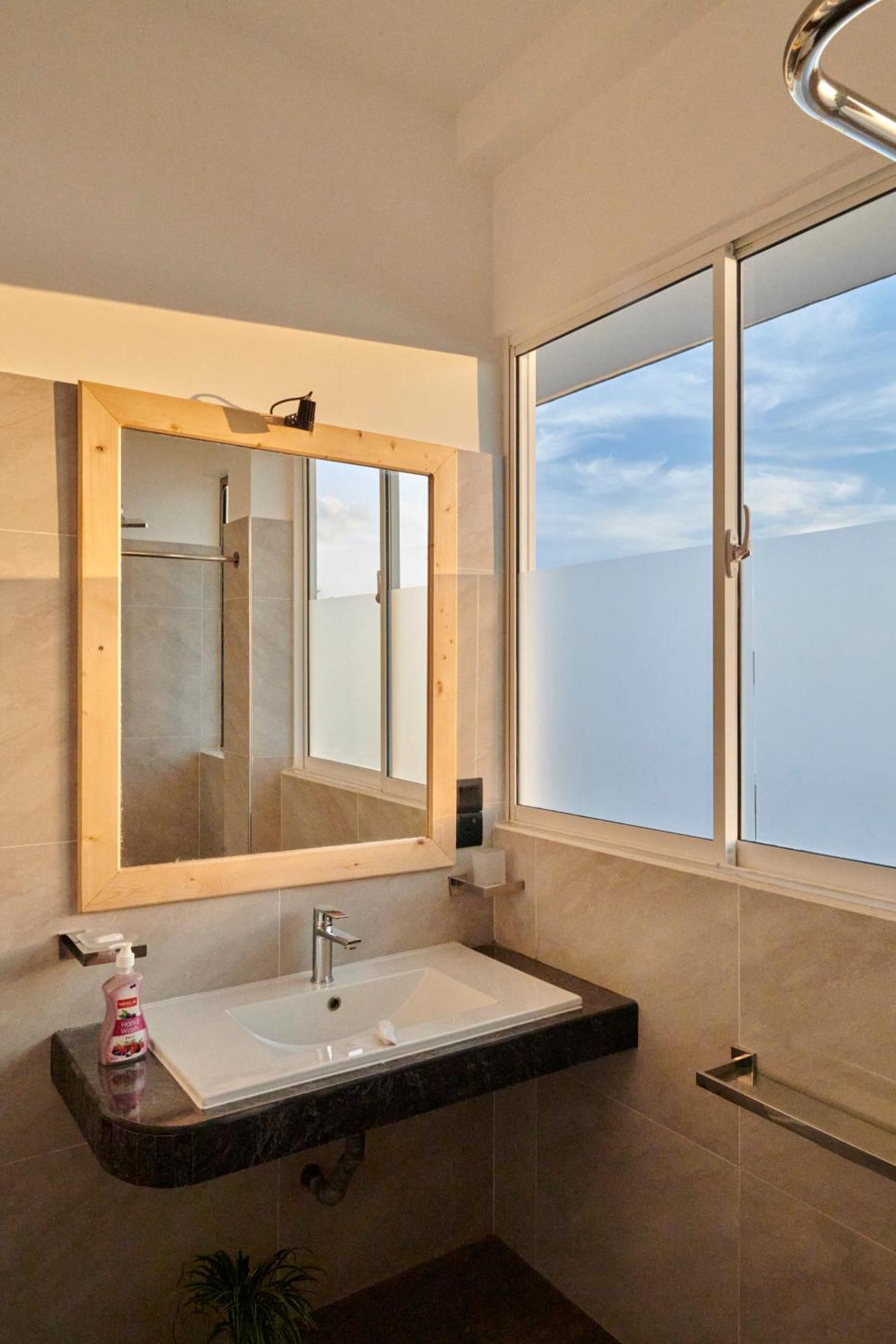 Kings Bay Beach Resort กอลล์ ภายนอก รูปภาพ