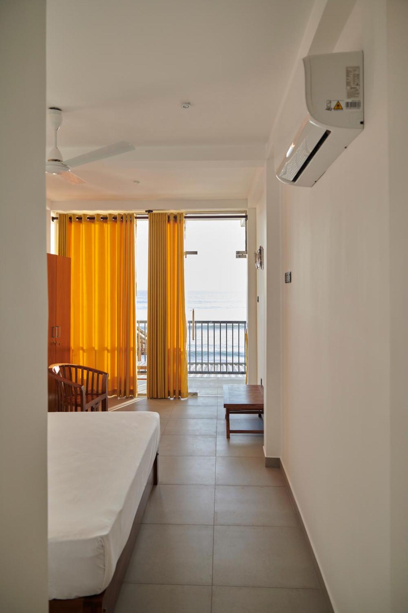 Kings Bay Beach Resort กอลล์ ภายนอก รูปภาพ