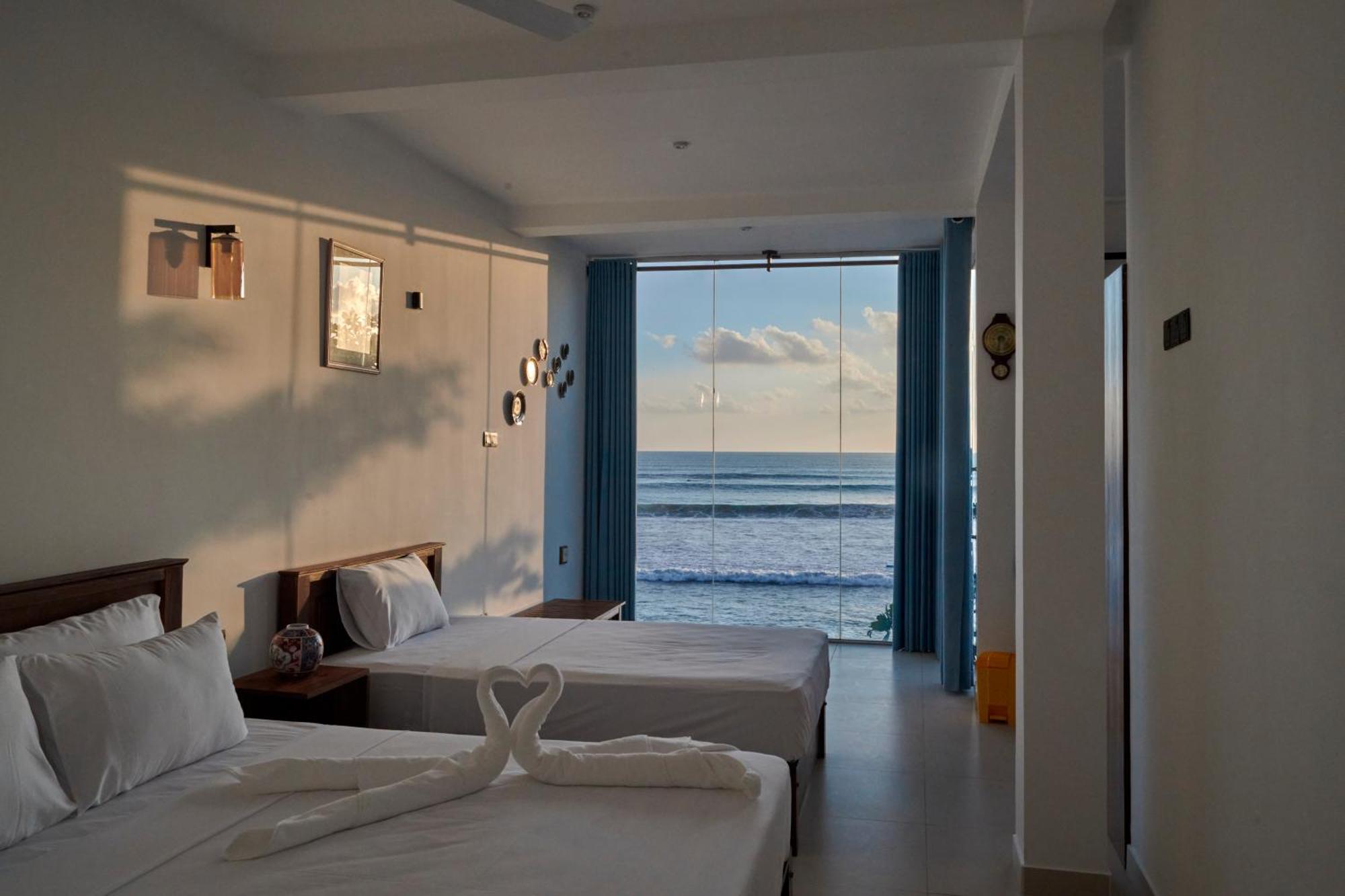 Kings Bay Beach Resort กอลล์ ภายนอก รูปภาพ