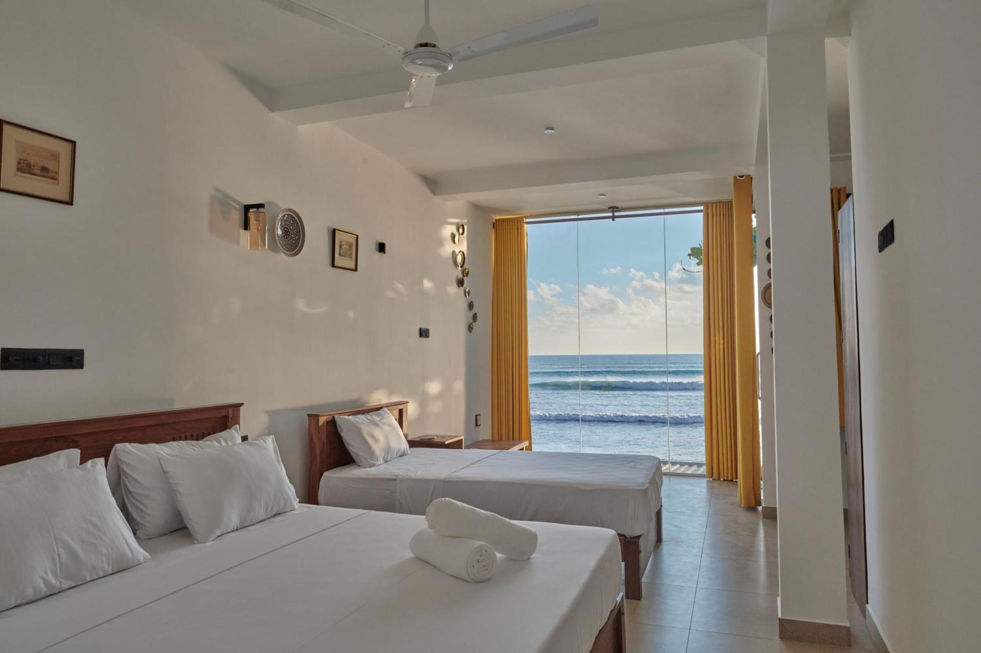 Kings Bay Beach Resort กอลล์ ภายนอก รูปภาพ