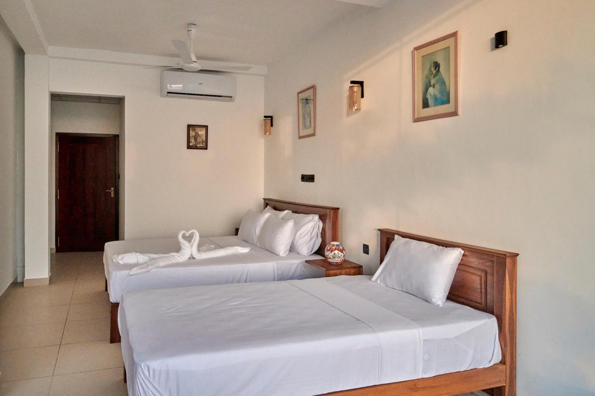 Kings Bay Beach Resort กอลล์ ภายนอก รูปภาพ